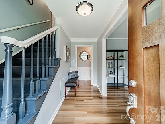 5th image of 5815 Chapel Creek Ct