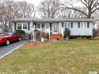 23 Urban Dr, Selden, NY, 11784
