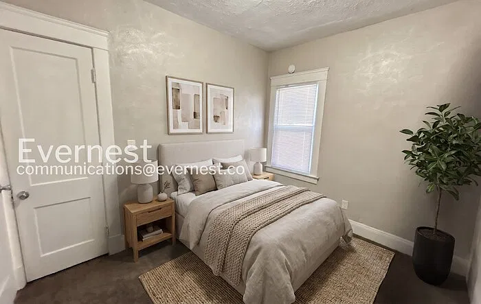 3992 E 52nd St — Photo 3