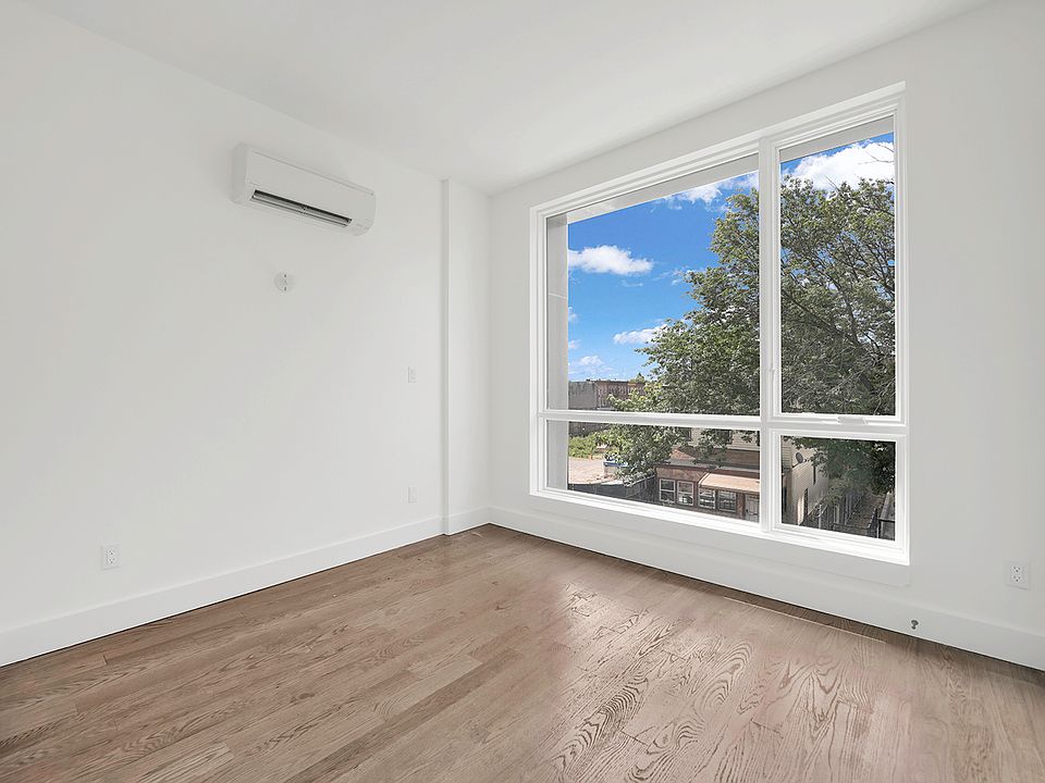 1st image of 2909 Albemarle Rd #4R