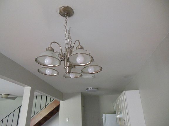 4th image of 828 E Tiffany Dr APT 3