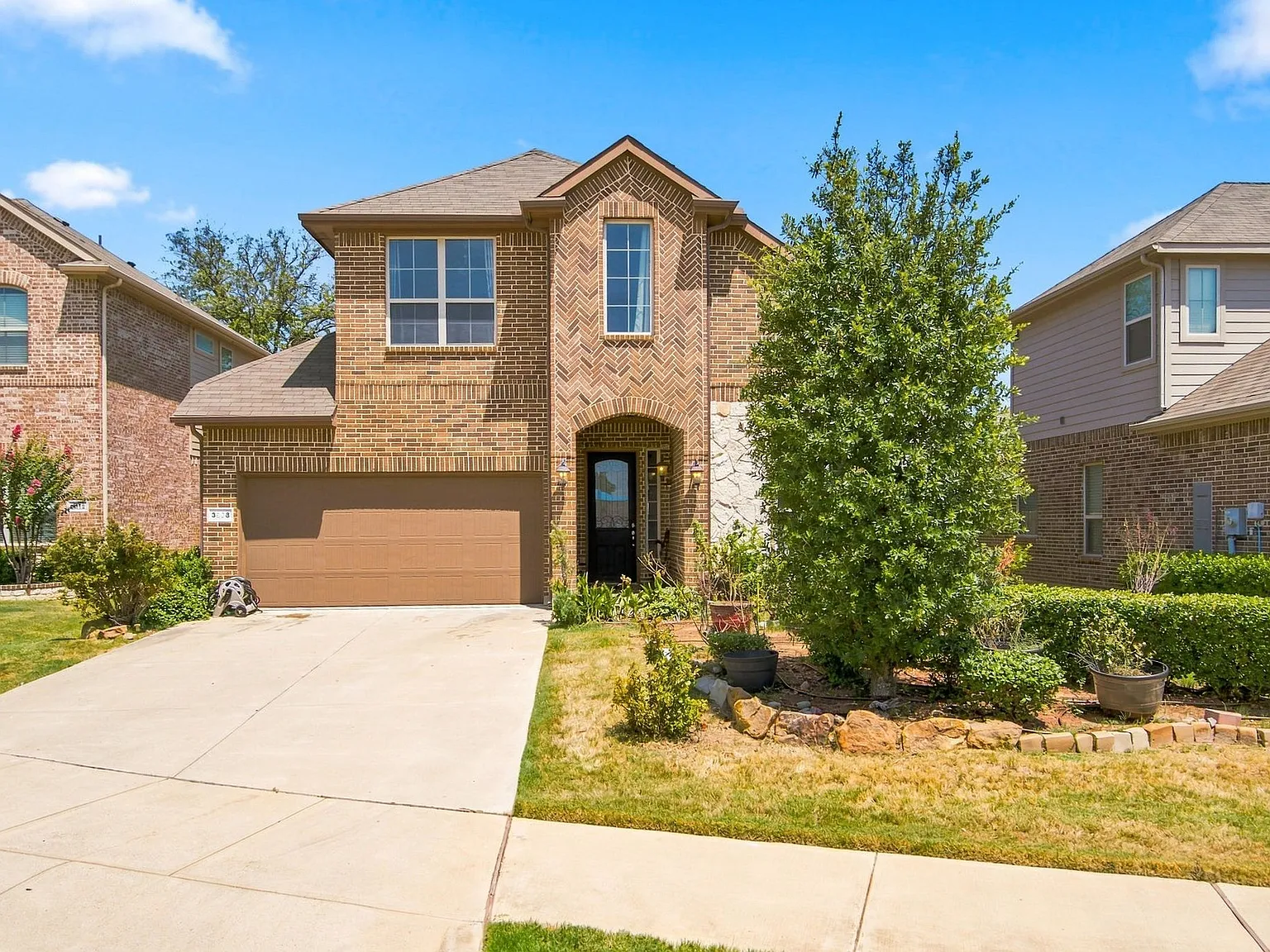 5 bed, 3.5 bath, 3265 sqft, $3,150 — Photo 1