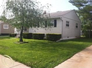 22400 Stephens St, Saint Clair Shores, MI 48080