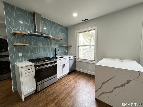 82 Howard Ave Photo 1