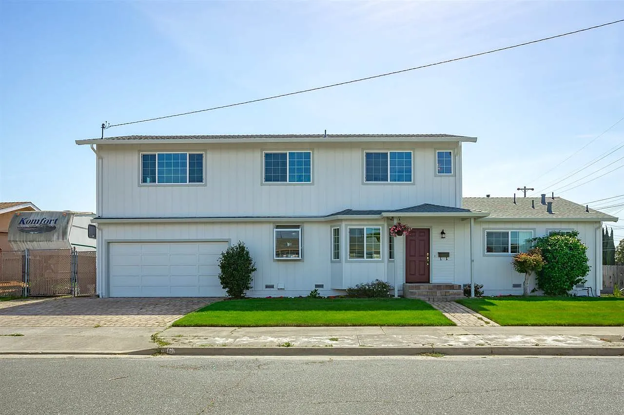 36301 La Salle Dr photo 1