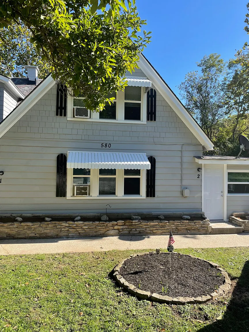 580 Indiana Ave photo 1