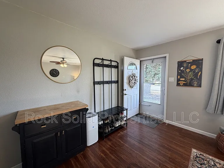 1008 Adams Ave — Photo 4