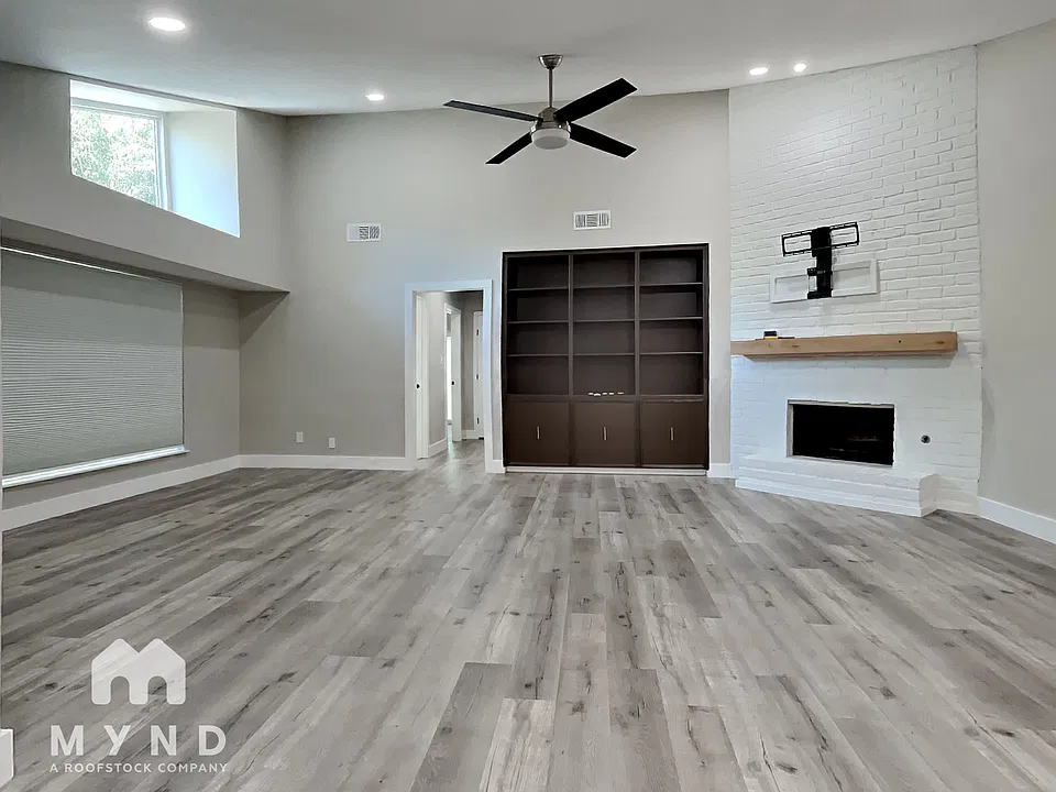 805 Bayou River Dr