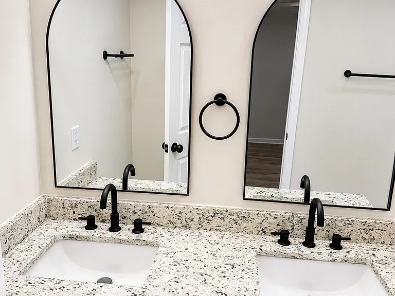 136 Cedar Spring Cir — Photo 8