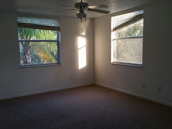 4th image of 519 E Sheridan St APT 208