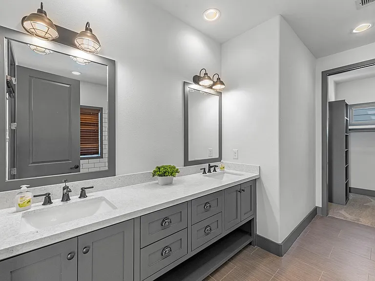 5802 Kansas St — Photo 20