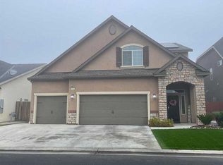 6766 W Alana Dr, Fresno, CA 93722