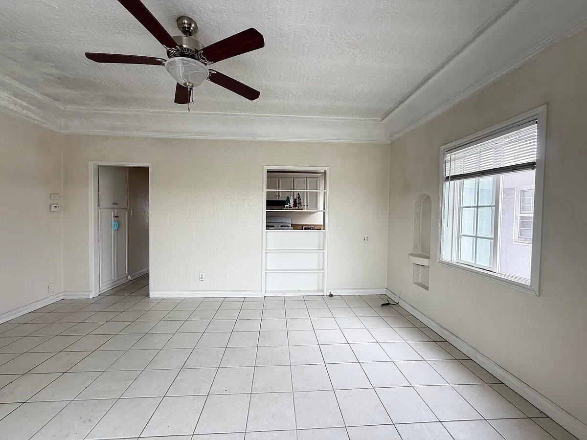 Building Photo - 1526 Cedar Ave #1530