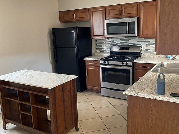 2nd image of 303 Tanglewood Dr