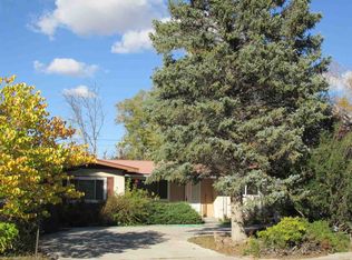 1009 Zuni Ln, Espanola, NM 87532