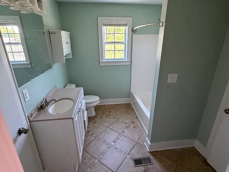 104 Oxford Pl — Photo 15
