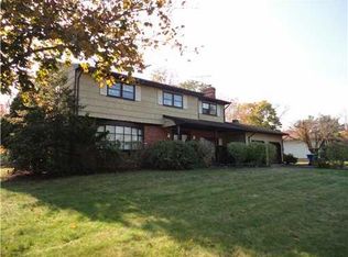 98 Hidden Lake Dr, North Brunswick, NJ 08902