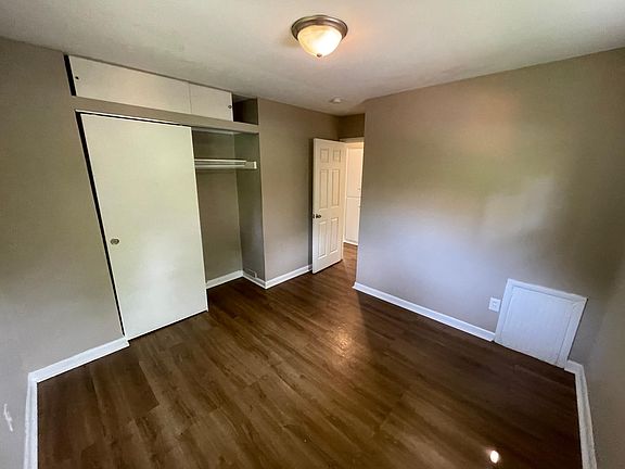 3rd image of 2399 Dawnlight Ave