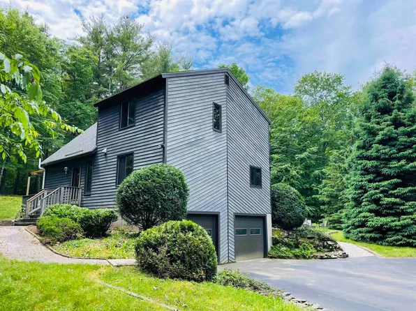 31 Pine Ridge Circle, Sandown, NH 03873