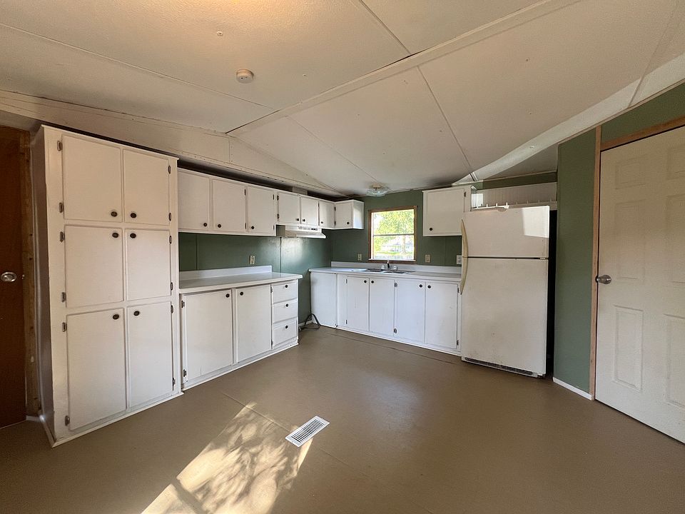 kitchen & door to laundry room