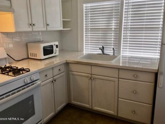4th image of 2314 Forbes St #A