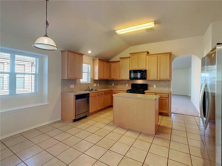 1413 Rainbow Parke Dr — Photo 4