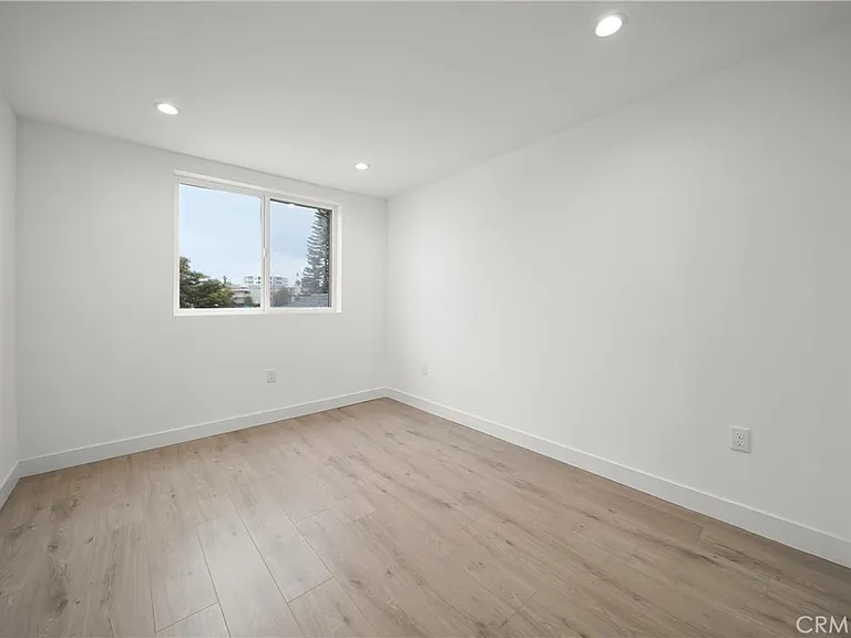 169 S Hoover St — Photo 18