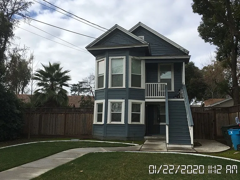 1028 D St — Photo 1