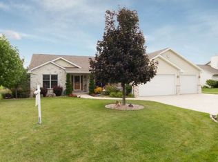 182 Wyldeberry Ln, Oshkosh, WI 54904