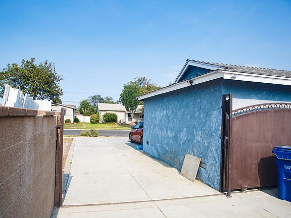 2nd image of 13651 Illinois St #2
