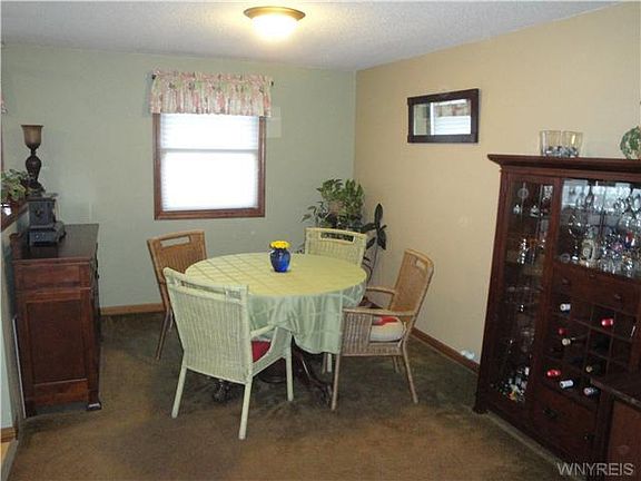 5th image of 323 Wimbledon Ct