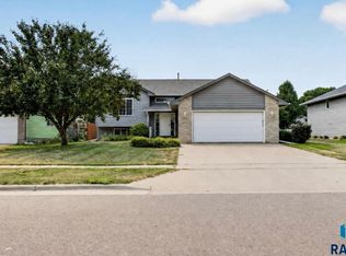 5105 S Birchwood Ave, Sioux Falls, SD 57108