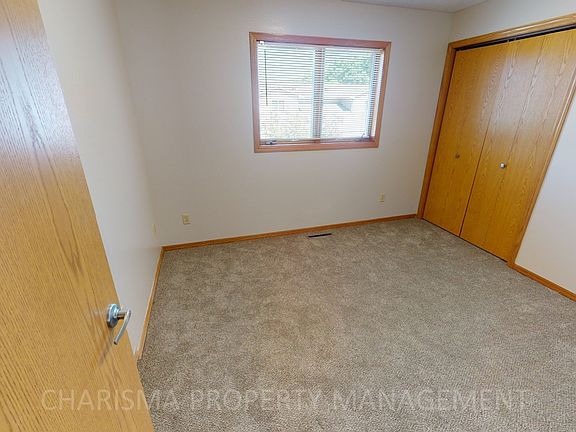 5th image of 626 N Sycamore Ave APT 204