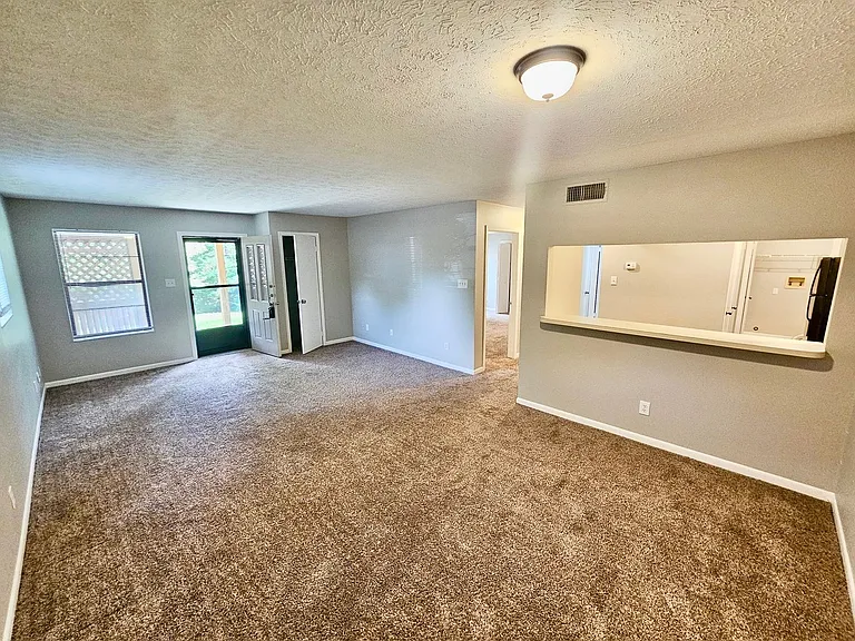 Castle Terrace Apartments — Photo 2