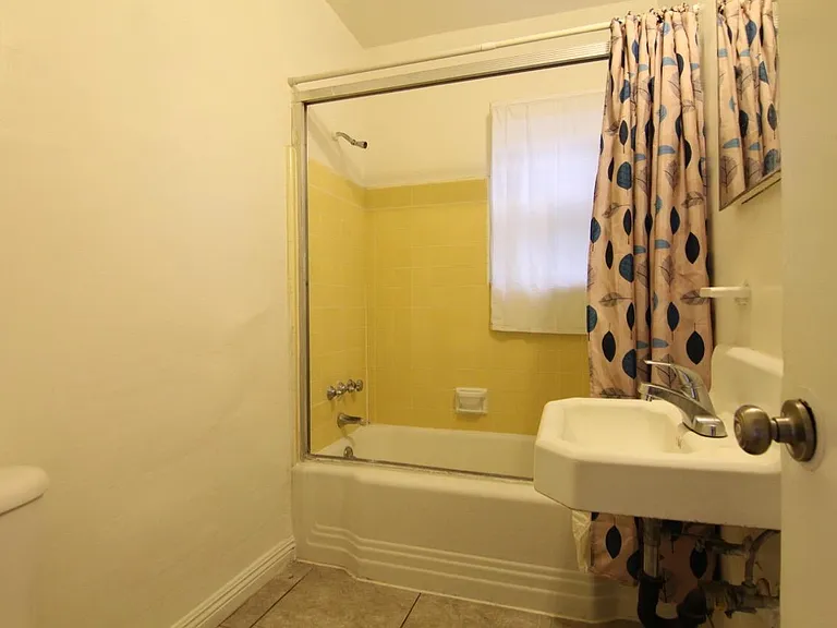 1410 N Kenmore Ave #1 — Photo 11
