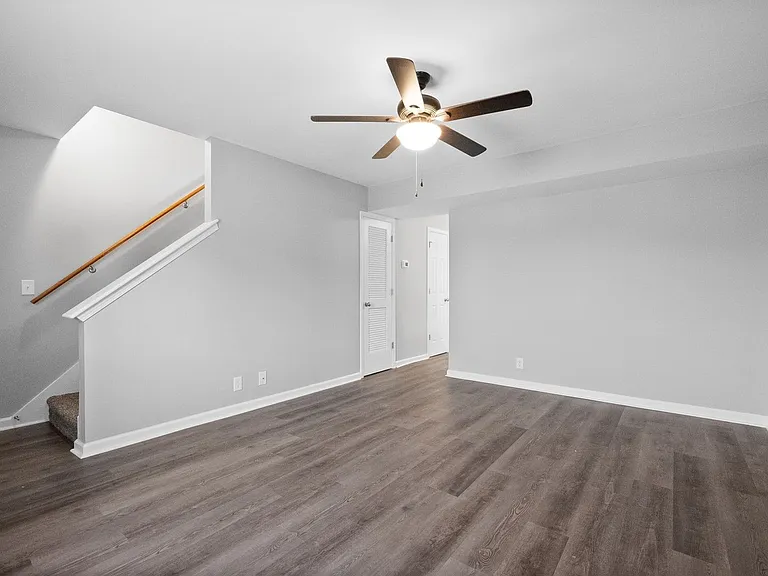 Peabody Dr - 358 — Photo 8