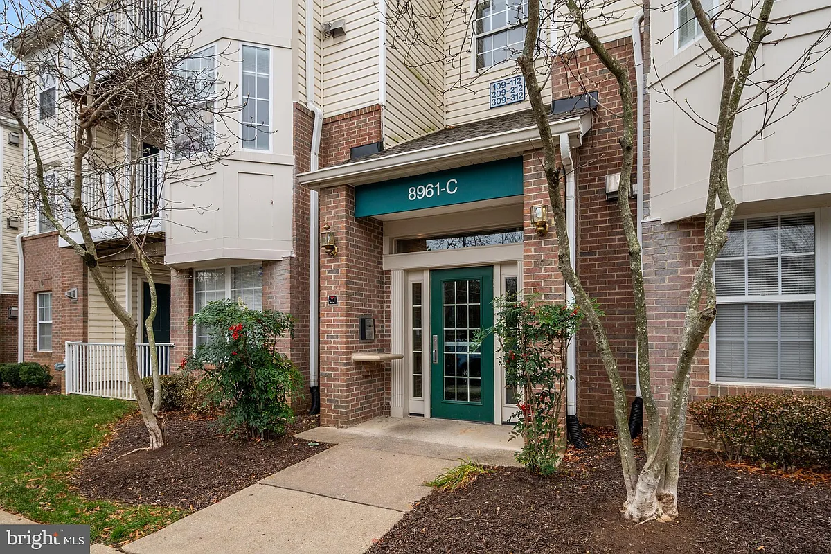 Building Photo - 8961 Town Center Cir #1-310