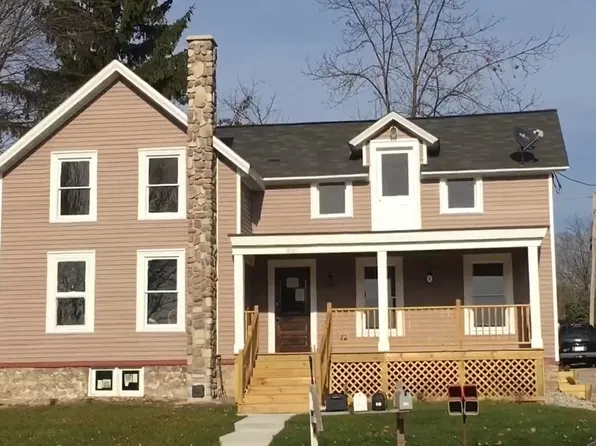 417 W Main St, Hortonville, WI 54944