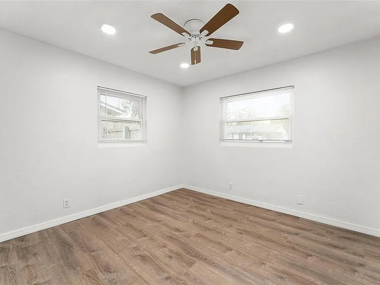 2203 Nottingham Rd — Photo 17