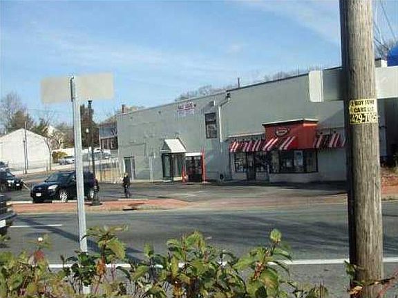 4th image of 12 Waterman Ave