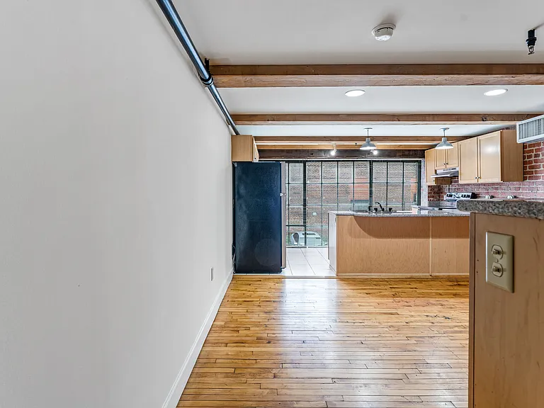 Cigar Lofts — Photo 33