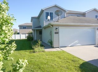 3633 McLaughlin Dr, Lincoln, NE 68516