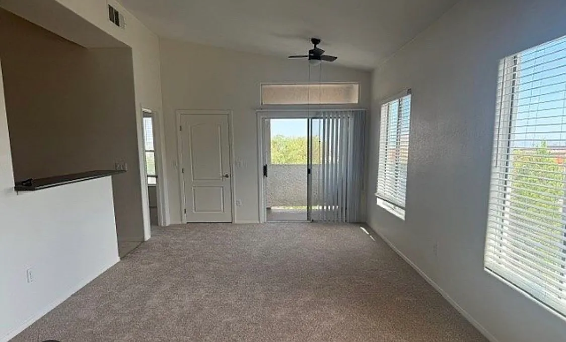 2 bed, 1054 sqft, $1,650 — Photo 1