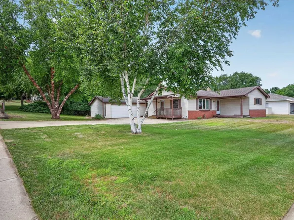 4 S Wright Rd, Janesville, WI 53546