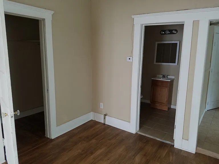 2142 Livernois Ave — Photo 1