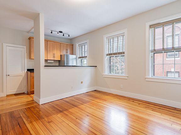3rd image of 9 Revere St APT 5