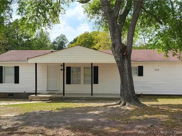 128 Londontown Dr, Spring Lake, NC 28390