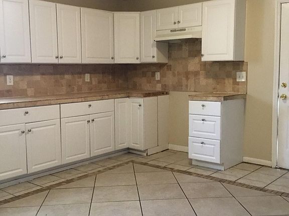 2nd image of 6826 Tom Thumb Dr