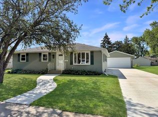 208 State St, Neenah, WI 54956