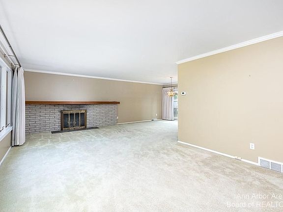 5th image of 2829 Dayton Dr